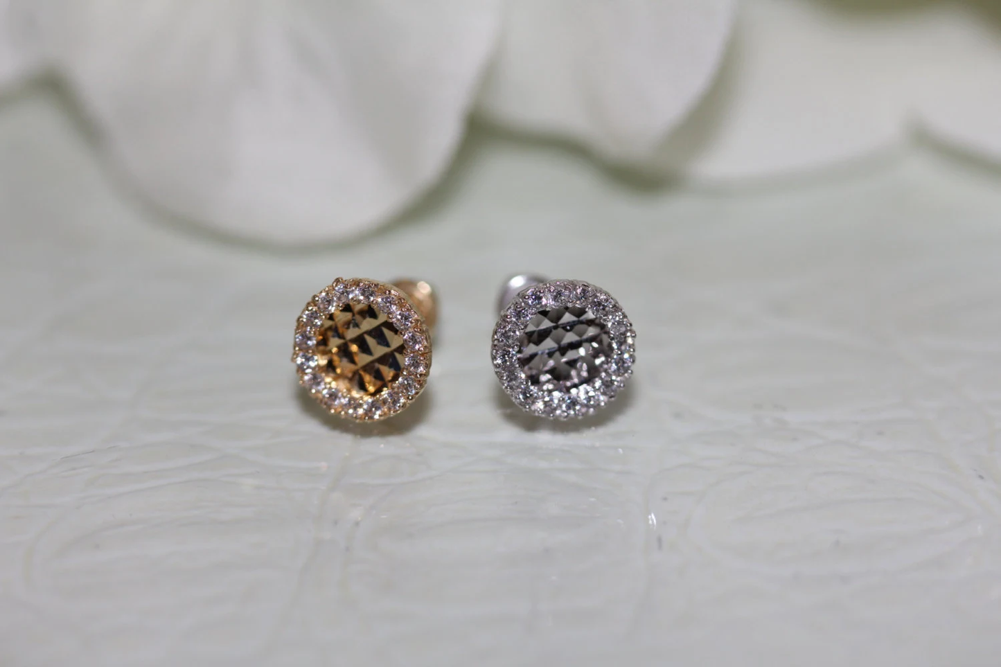 14K Pure Solid White/Yellow Gold Round Disc Set With Cubic Zirconia Halo Screw-Back Stud Earrings