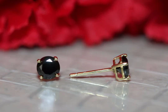 14K Solid Gold 4 Prong Basket Set With Black Round-Cut Cubic Studs