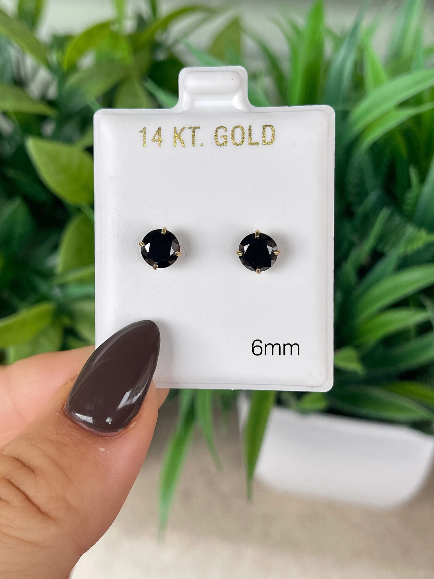 14K Solid Gold 4 Prong Basket Set With Black Round-Cut Cubic Studs